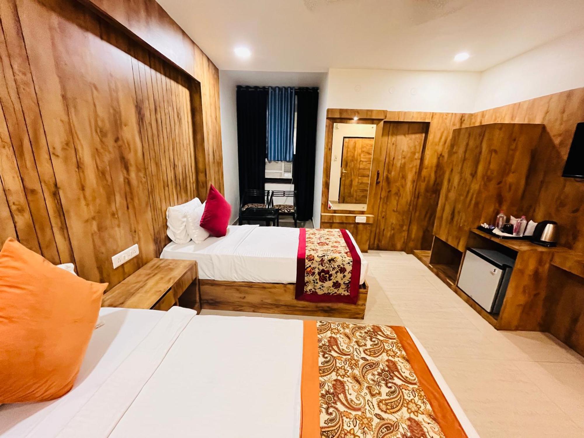 Crown Hotel Agra Near Taj Mahal Exteriér fotografie