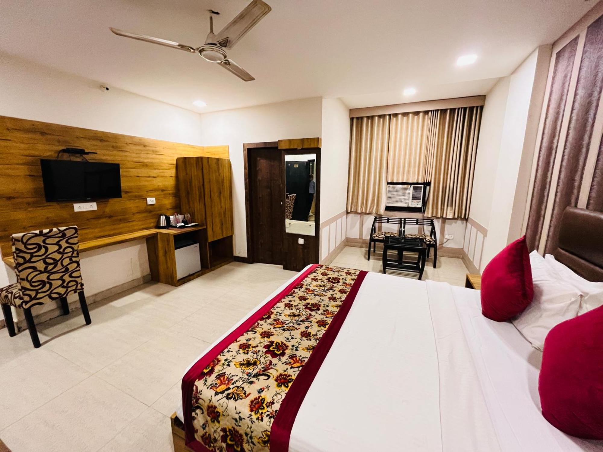 Crown Hotel Agra Near Taj Mahal Exteriér fotografie