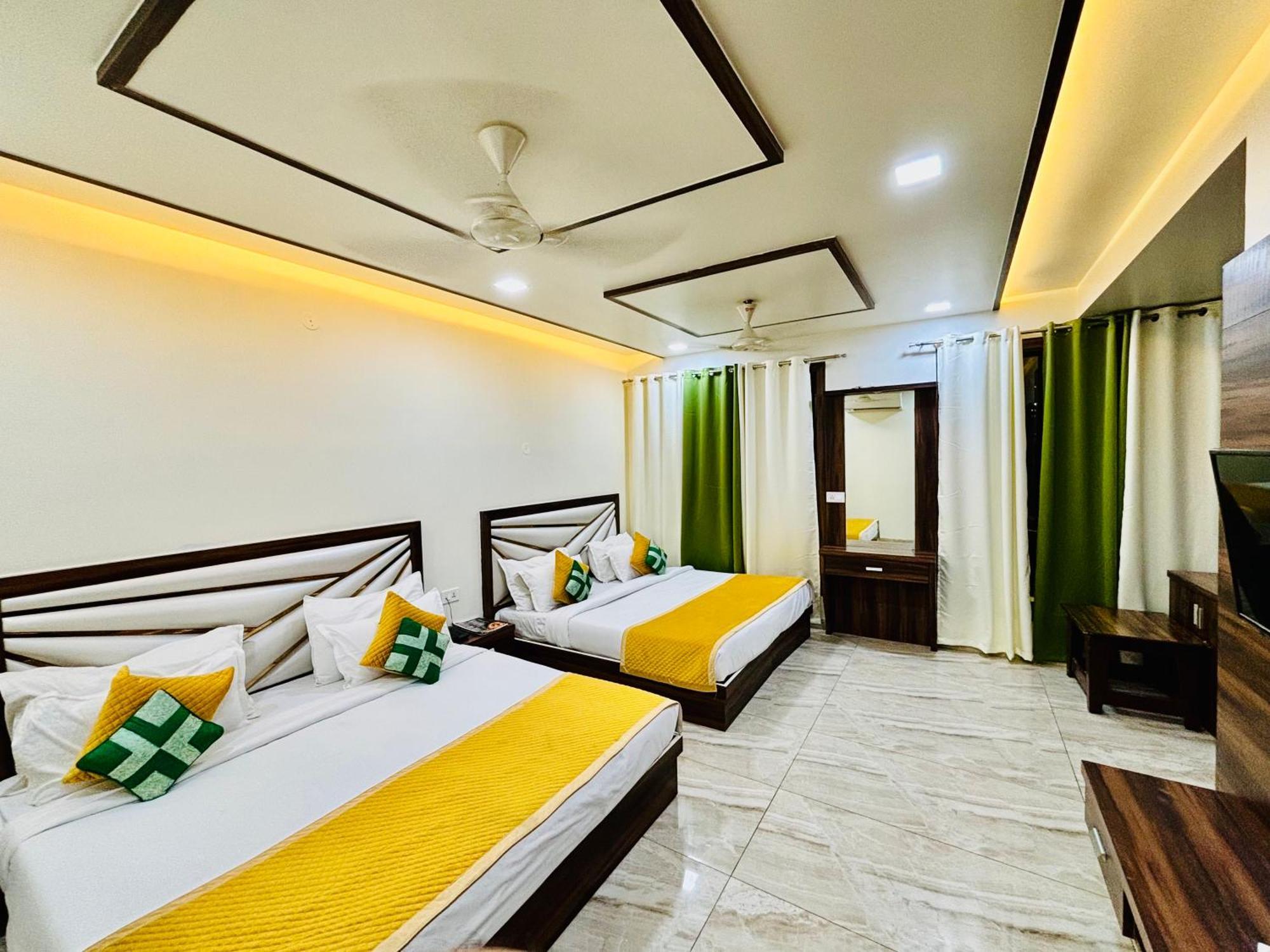 Crown Hotel Agra Near Taj Mahal Exteriér fotografie